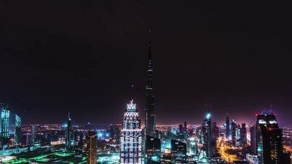 Tempête à Dubaï filmée de nuit : Superbes images !