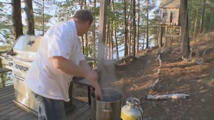 How to make a cottage seafood boil