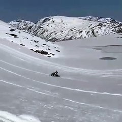 Il se rate complètement en Motoneige