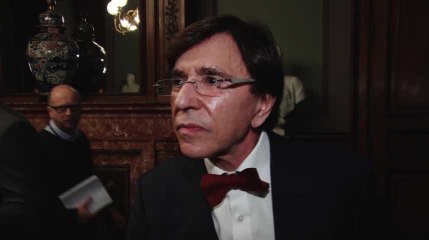 Elio Di Rupo: "Le gouvernement a éclaté sous la pression de la N-VA, puis ce soir, de l'Open Vld"