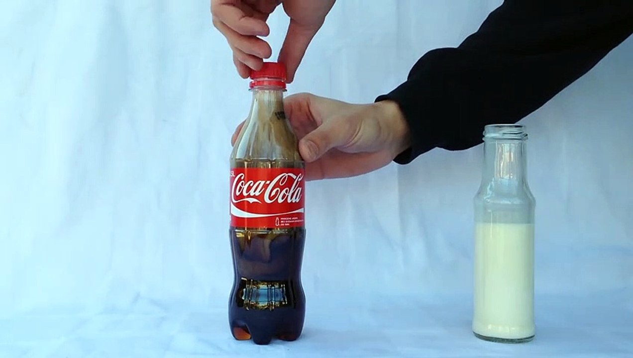 Coca Cola Milk Experiment - Cool Science Experiments with Coca Cola by Home Science (1)
