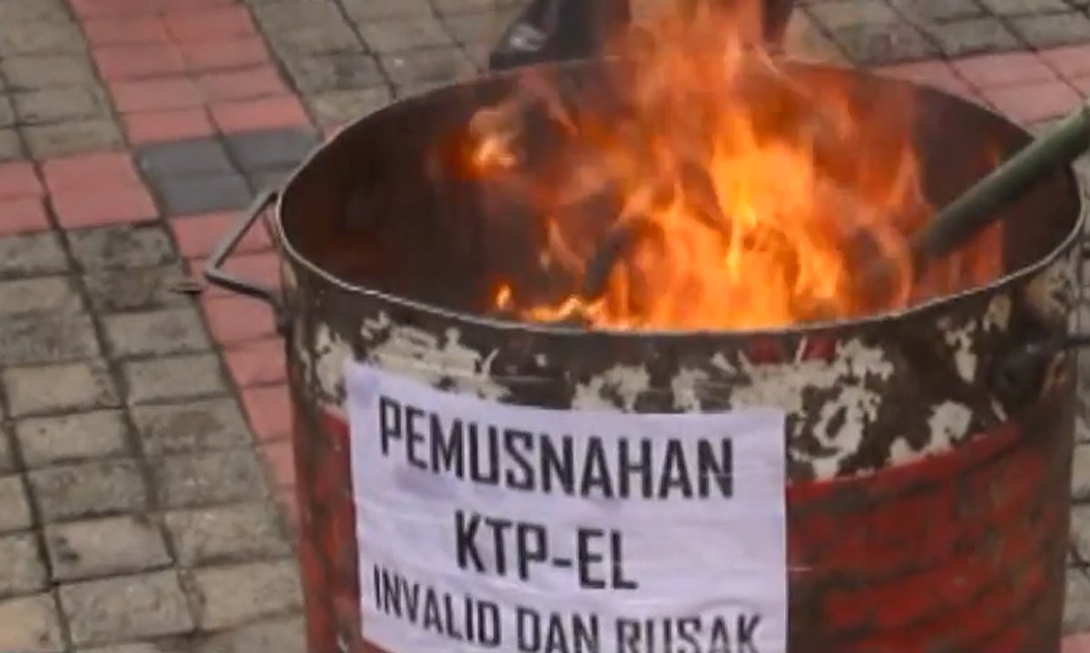 Dukcapil Banjarmasin Musnahkan Puluhan Ribu KTP Elektronik Rusak