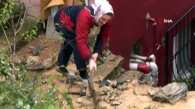Sarıyer’de Yol ve İstinat Duvarı Çöktü, Yol Trafiğe Kapandı
