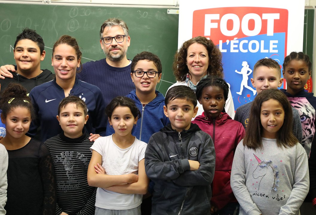 Foot à l'Ecole  : Amel Majri de retour en CM2