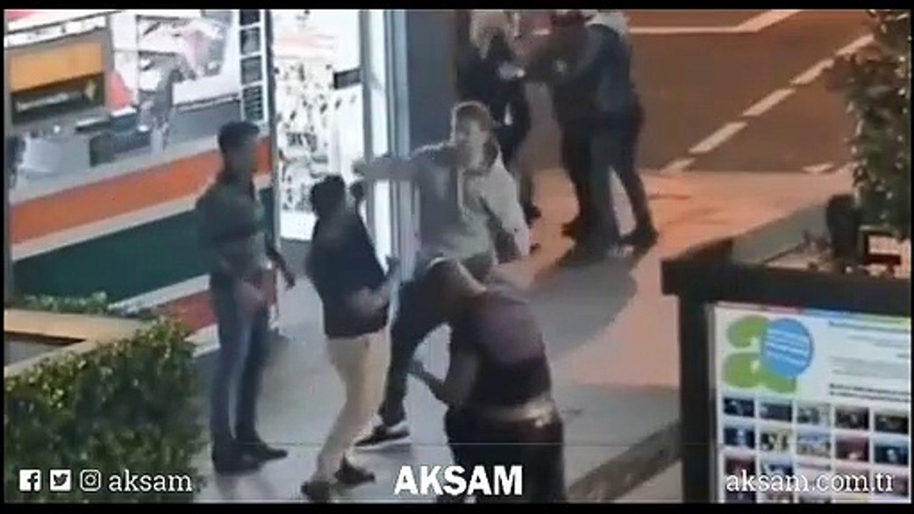 Kadına laf atan grubu pişman etti
