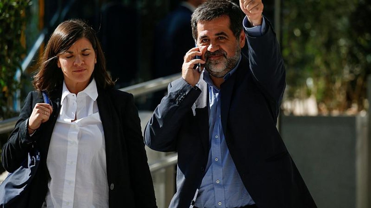 Los políticos catalanes encarcelados anuncian el fin de la huelga de hambre