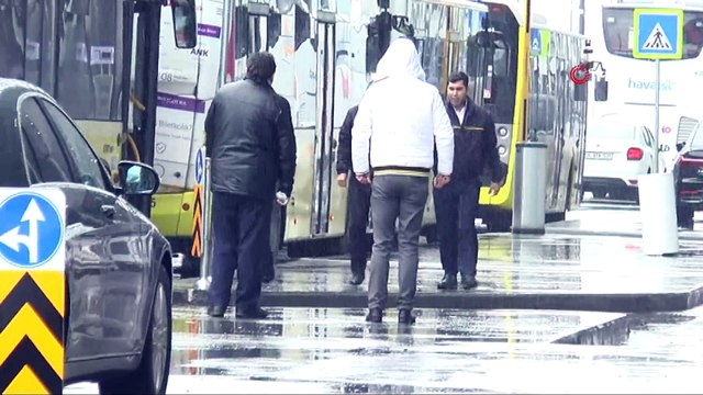 - İstanbul Havalimanı çevresinde kar yağışı etkili oluyor