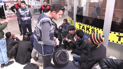 Erzincan'da 22 düzensiz göçmen yakalandı