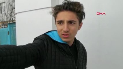 Sivas Otomobilin Çarptığı Liseli Yaralandı