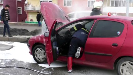 Seyir halindeki otomobil yandı