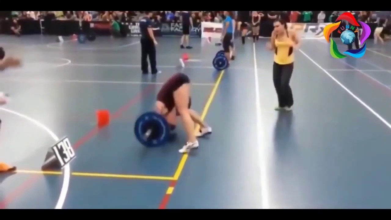 Funny Girls Gym Workout of  fail Compilation - Epic Girls Gym Fail Video