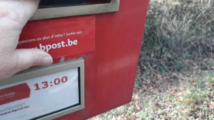 Ville Pommeroeul la boite aux lettres de la post  19.12.2018 video 1