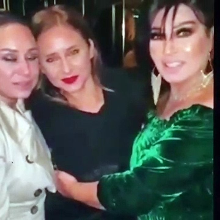 فيفي عبده تهنئ نيللي كريم بعيد ميلادها بفيديو راقص