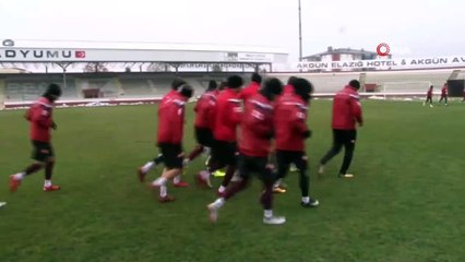 Elazığspor Teknik Direktörü Orhan Kaynak: "Öğlen Aynı, Akşam Aynı Yemeği Yiyoruz"