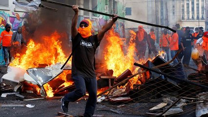 Télécharger la video: Los estibadores chilenos rechazan el acuerdo y siguen en huelga