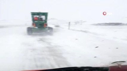 Ekiplerin Kar Küreme ve Tuzlama Çalışmaları Sürüyor