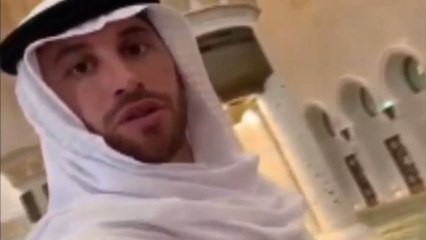 Sergio Ramos se viste de jeque para visitar una mezquita de Abu Dabi