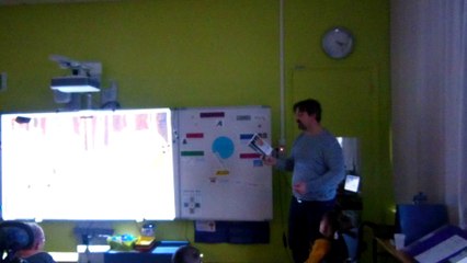 Notre nounours est trilingue