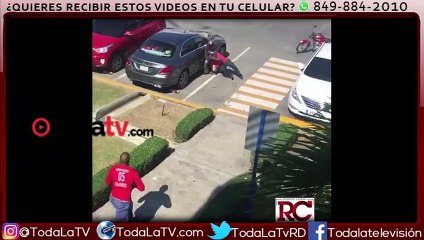 vendedor de aditamentos para celulares es golpeado y luego robado por transeúntes-yotutube-video.mp4