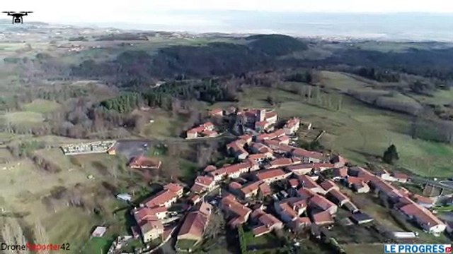 Chazelles-sur-Lavieu, le village vu du ciel