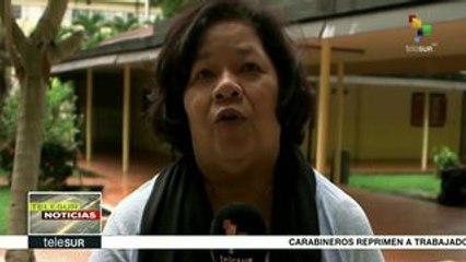 Descargar video: teleSUR noticias. Chile: reprimen a trabajadores portuarios