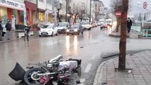 Motosiklet Kamyonetle Çarpıştı: 1 Yaralı