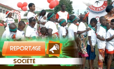 Reportage / Noël au CHU de Treichville : Solibra et les Zinzins du bonheur égayent des enfants