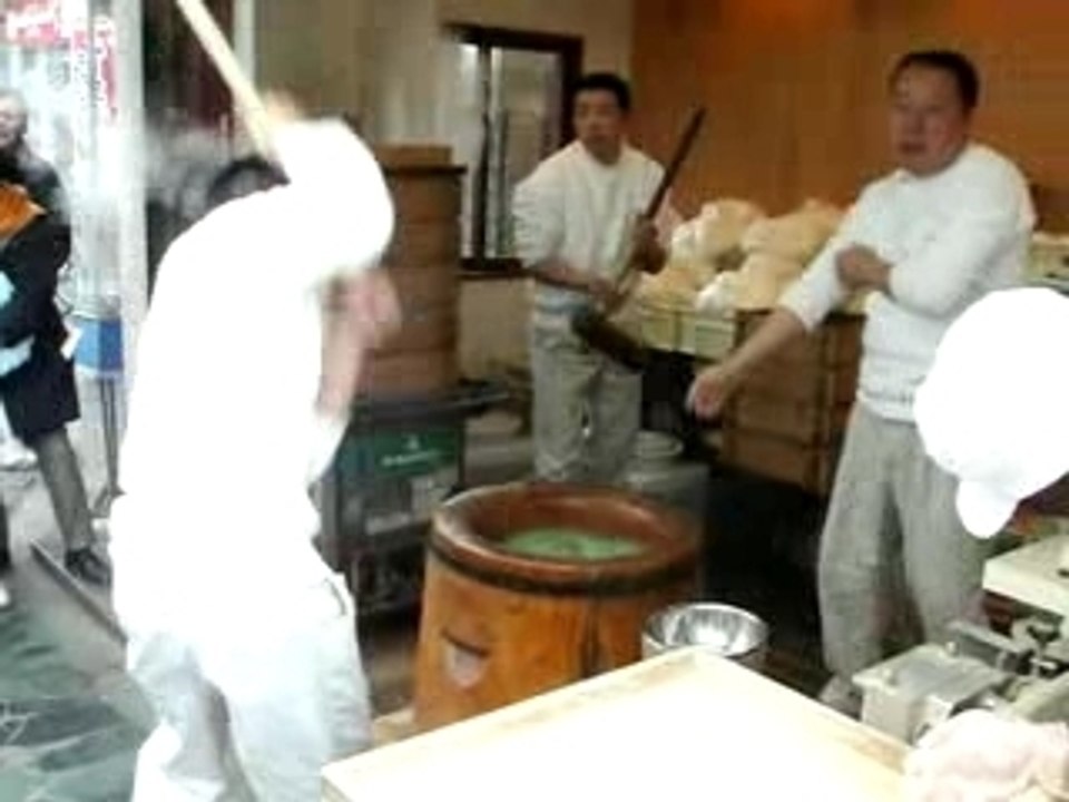 Preparation de mochi a Nara