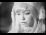 Moon Kana - Momo -Me Ga Haeta Shiki-