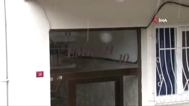 İstanbul'da Vahşi Cinayet...kendisini Uyarmaya Gelen Apartman Görevlisi Kadını Boğazını Keserek...