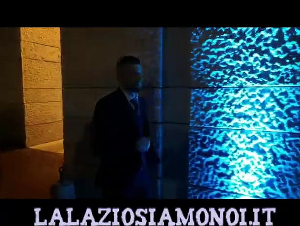 L'arrivo dei giocatori della Lazio alla cena di Natale a Spazio 900