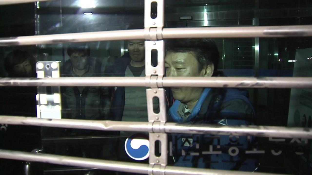 故 김용균 씨 사망 사고 진상규명 두고 대립 격화 / YTN