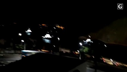 Rebocadores levam Papai Noel em passeio pela baía de Vitória