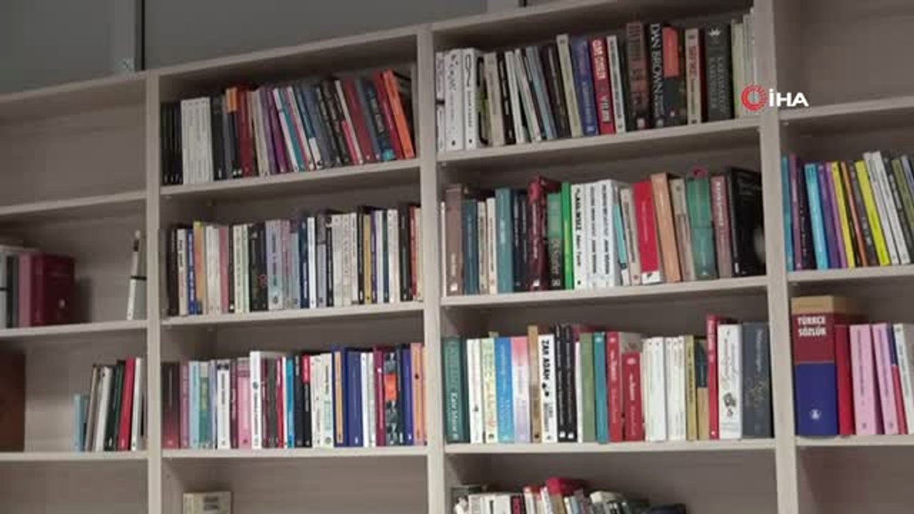 Okuyan Fabrika...işçiler Kitap Okumak İçin 4 Gö...