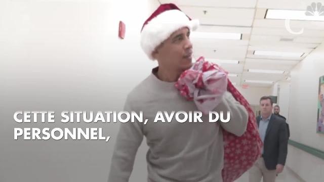 Un ex-président au grand coeur ! Barack Obama joue les Pères Noël pour des enfants malades dans un hôpital