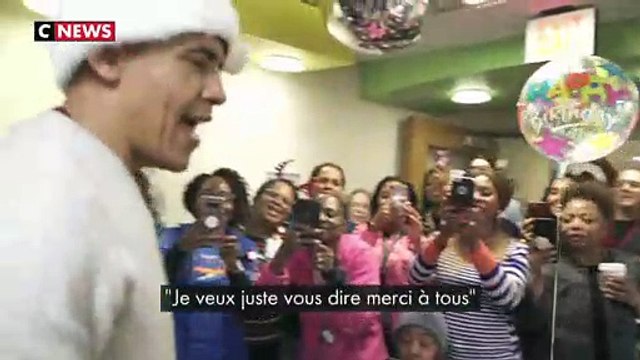 Barack Obama joue au Père Noël pour les enfants malades