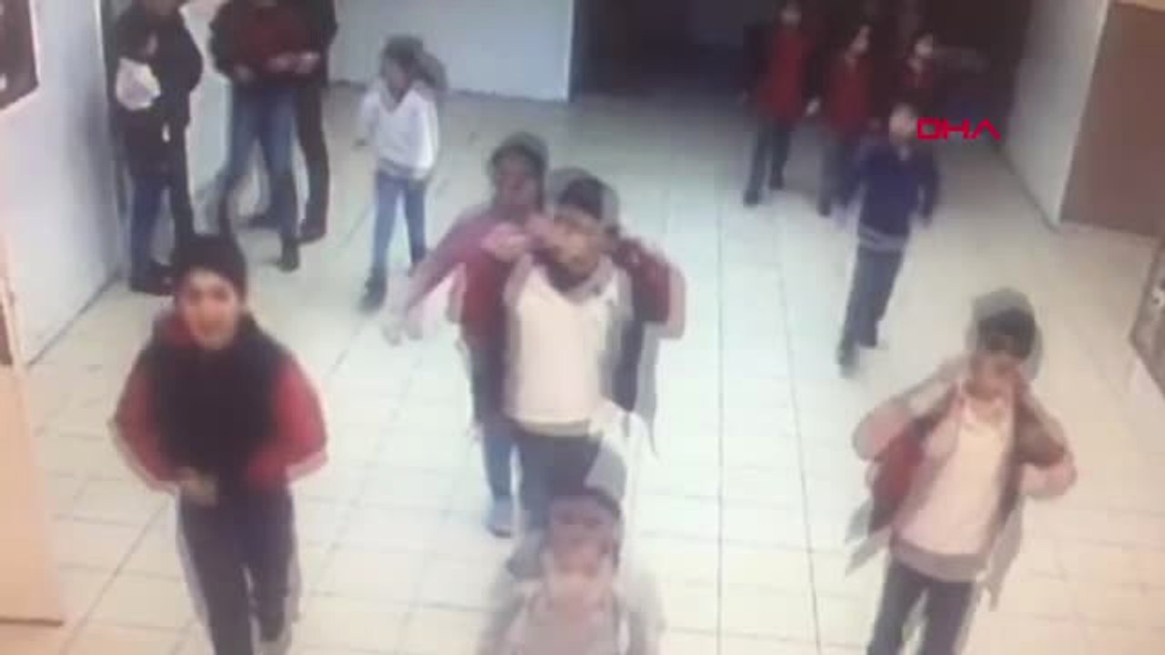 Bursa Deprem Bursa'da Hissedildi, Okul Böyle Tahliye Edildi-3-