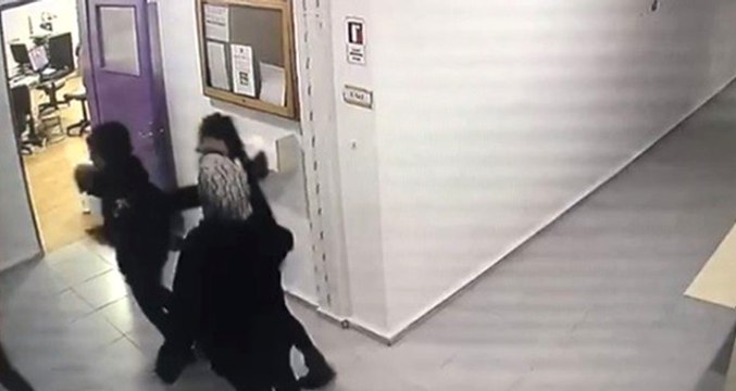 Deprem Anında Okulda Yaşanan Panik Güvenlik Kamerasına Yansıdı