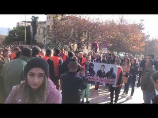 Video herunterladen: Protestës së studentëve i bashkohen banorët e Astirit - Top Channel Albania - News - Lajme