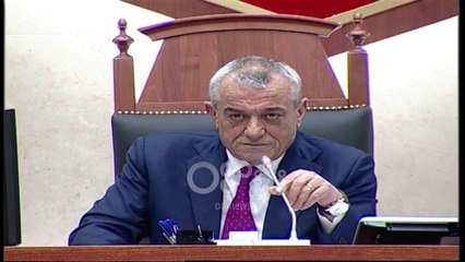 Ora News - Upss..."Byroja e Partisë", lapsusi i Gramoz Ruçit