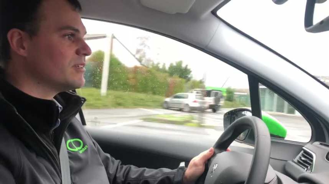 Des voitures à doubles commandes débarquent à Mons