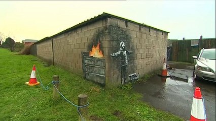 Banksy wünscht "Frohes Fest" - mit Ascheflocken
