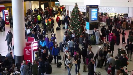 Aeroporto londrino suspende operações por presença de drones