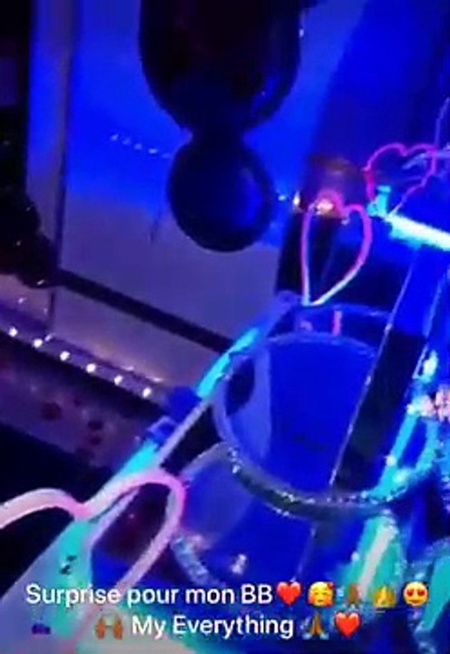 anniversaire de pod - la surprise que sa femme lui réserve dans la chambre