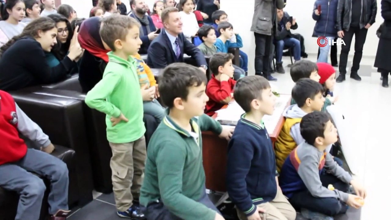 Narkotik dedektör köpeği “Odin” çocukların ilgi odağı oldu