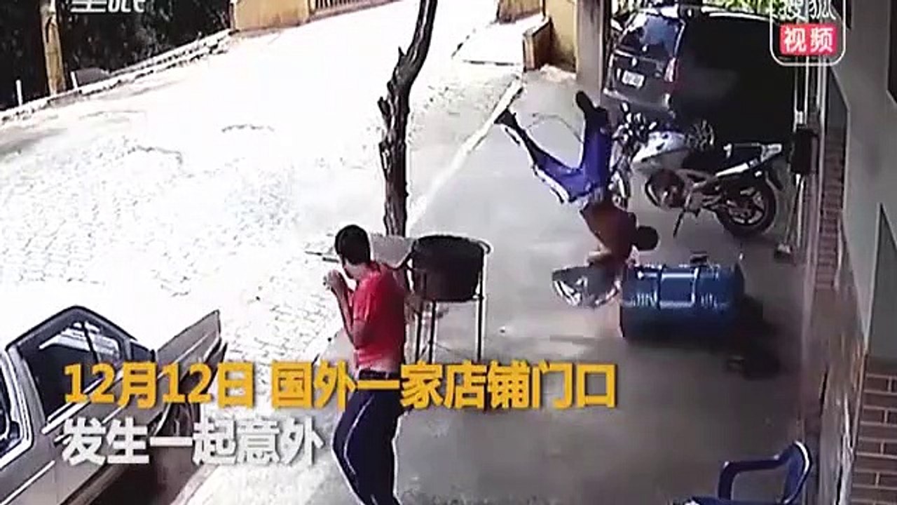 FAIL : Couper un baril de pétrole à la disqueuse