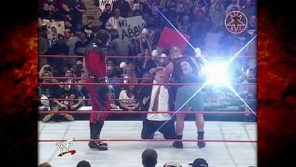 Kane & Stone Cold Steve Austin Abduct & Stuff Paul Bearer into a Sewer! 11/30/98