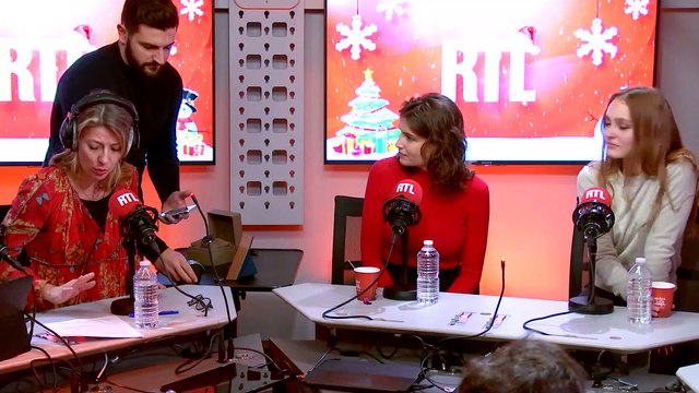 Laetitia Casta et Lily-Rose Depp dans A La Bonne Heure !