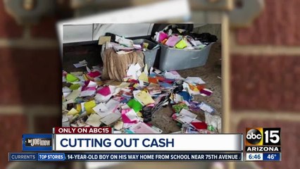 How to safely send cash in the mail during the holidays