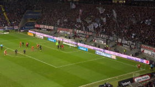 Bundesliga: Eintracht Frankfurt 0-3 Bayern Munich